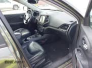 ✅ 2019 Jeep Cherokee Trailhawk • VIN: 1C4PJMBX7KD200334 • Лот: 43383144. Опубликован ранее на IAAI с пробегом 245 711 миль. Бесплатный доступ к архиву аукционных продаж из США и подробный отчёт об истории автомобиля на DreamBid. Изображение 5.