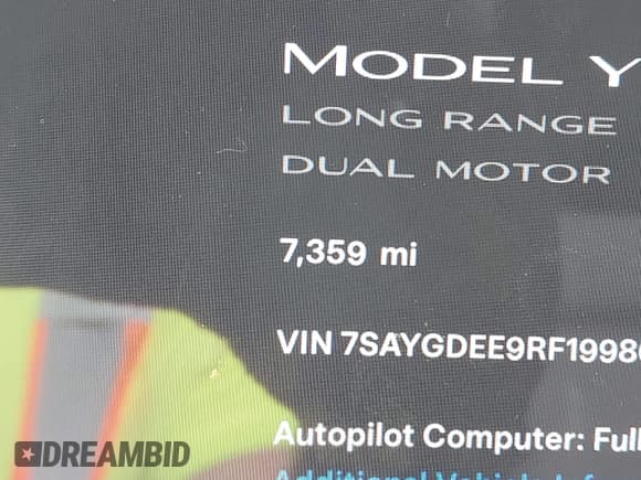 ✅ 2024 Tesla Model Y Long Range • VIN: 7SAYGDEE9RF199805 • Lot: 42018221. Wystawiony na IAAI z przebiegiem 7 359 mil. Bezpłatny archiwum sprzedaży aukcyjnych z USA i szczegółowy raport historii pojazdu na DreamBid. Zdjęcie 16.