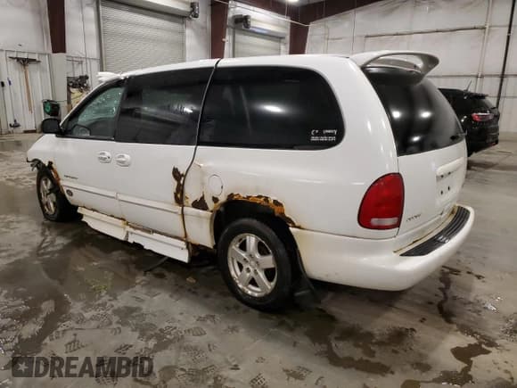 ✅ 2000 Dodge Caravan SE • VIN: 2B4GP44R7YR564060 • Lot: 65222115. Listed on Copart with Not provided. Free auction sales archive from the USA and detailed vehicle history report at DreamBid. Image 2.
