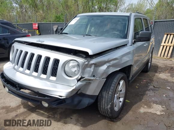 ✅ 2014 Jeep Patriot Sport • VIN: 1C4NJPBB7ED628650 • Lot: 42030909. Listed on IAAI with 183,509 mi. Free auction sales archive from the USA and detailed vehicle history report at DreamBid. Image 6.