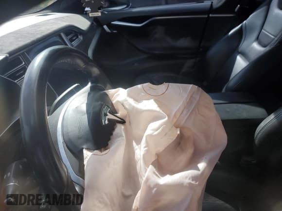 ✅ 2016 Tesla Model S 90D • VIN: 5YJSA1E23GF156891 • Lot: 82522335. Listed on Copart with Not provided. Free auction sales archive from the USA and detailed vehicle history report at DreamBid. Image 8.