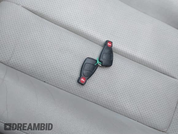 ✅ 2002 Mercedes-Benz CLK 320/430 • VIN: WDBLK70G22T125076 • Lot: 43499526. Wystawiony na IAAI z przebiegiem 96 476 mil. Bezpłatny archiwum sprzedaży aukcyjnych z USA i szczegółowy raport historii pojazdu na DreamBid. Zdjęcie 11.