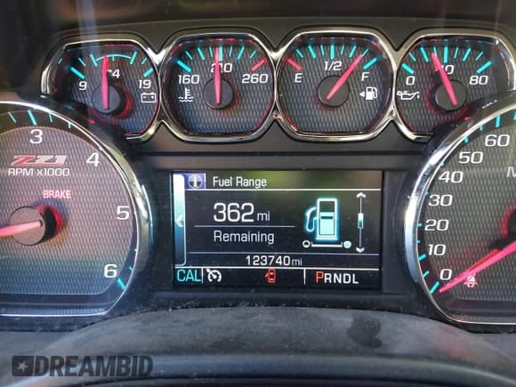 ✅ 2018 Chevrolet Silverado 1500 LT • VIN: 3GCUKREC4JG493522 • Lot: 43412461. Wystawiony na IAAI z przebiegiem 123 740 mil. Bezpłatny archiwum sprzedaży aukcyjnych z USA i szczegółowy raport historii pojazdu na DreamBid. Zdjęcie 16.