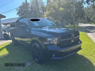 2018 Ram 1500 Tradesman z VIN 1C6RR6FT8JS304918, wystawiony jako Copart lot #90131185 z przebiegiem 131 371 mil mil oraz Czysty tytuł • Clean title. Historia ofert i sprzedaży dostępna na DreamBid. Obrazek 1.