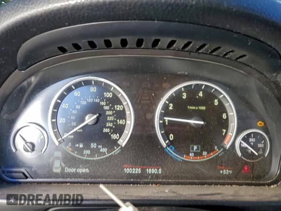 ✅ 2014 BMW 5 Series 528i • VIN: WBA5A5C59ED511744 • Lot: 96237465. Listed on Copart with 100,225 mi. Free auction sales archive from the USA and detailed vehicle history report at DreamBid. Image 9.