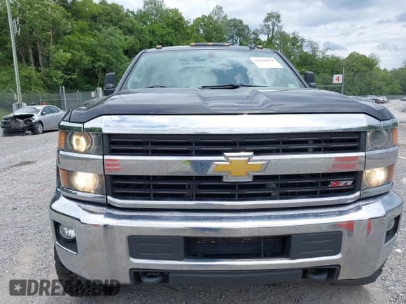 ✅ 2015 Chevrolet Silverado 2500HD LT • VIN: 1GC2KVEG6FZ509763 • Lot: 42538078. Wystawiony na IAAI z przebiegiem 143 756 mil. Bezpłatny archiwum sprzedaży aukcyjnych z USA i szczegółowy raport historii pojazdu na DreamBid. Zdjęcie 12.