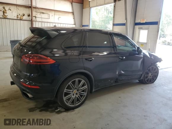 ✅ 2016 Porsche Cayenne Turbo • VIN: WP1AC2A27GLA88351 • Lot: 55738385. Wystawiony na Copart z przebiegiem Nie podano. Bezpłatny archiwum sprzedaży aukcyjnych z USA i szczegółowy raport historii pojazdu na DreamBid. Zdjęcie 3.