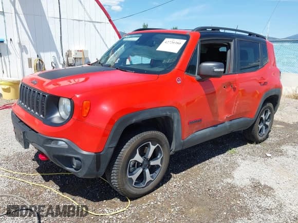 ✅ 2021 Jeep Renegade Trailhawk • VIN: ZACNJDC1XMPN31492 • Lot: 42720380. Listed on IAAI with 35,821 mi. Free auction sales archive from the USA and detailed vehicle history report at DreamBid. Image 2.