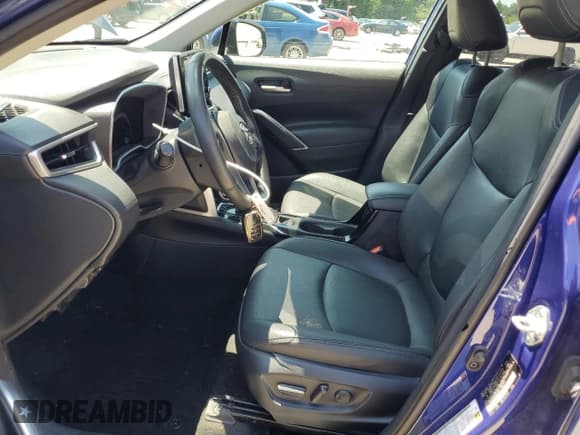 ✅ 2022 Toyota Corolla Cross XLE • VIN: 7MUEAAAG2NV033287 • Lot: 64847205. Listed on Copart with 68,805 mi. Free auction sales archive from the USA and detailed vehicle history report at DreamBid. Image 7.