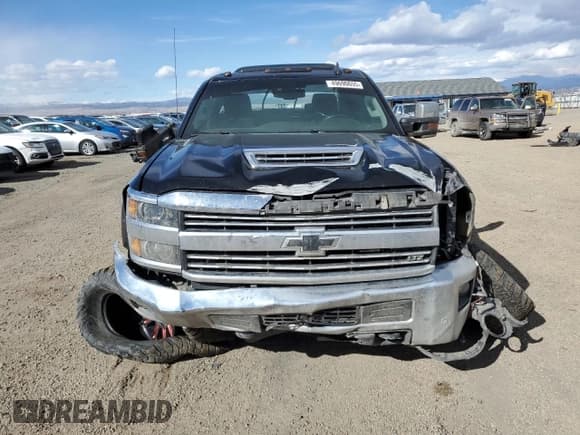 ✅ 2019 Chevrolet Silverado 2500HD LTZ • VIN: 1GC1KTEY4KF151048 • Лот: 49690655. Опубликован ранее на Copart с пробегом 92 923 миль. Бесплатный доступ к архиву аукционных продаж из США и подробный отчёт об истории автомобиля на DreamBid. Изображение 5.