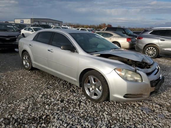 ✅ 2009 Chevrolet Malibu 1LS • VIN: 1G1ZG57B49F249881 • Lot: 80865524. Listed on Copart with 122,322 mi. Free auction sales archive from the USA and detailed vehicle history report at DreamBid. Image 4.
