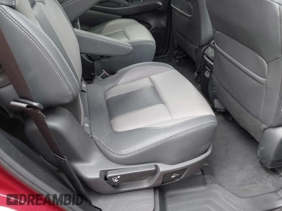 ✅ 2022 Subaru Ascent Onyx • VIN: 4S4WMAJD5N3425625 • Lot: 42176879. Wystawiony na IAAI z przebiegiem 35 326 mil. Bezpłatny archiwum sprzedaży aukcyjnych z USA i szczegółowy raport historii pojazdu na DreamBid. Zdjęcie 8.