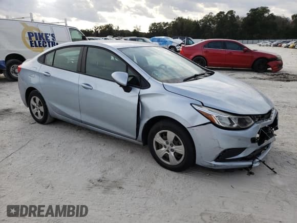 ✅ 2018 Chevrolet Cruze LS • VIN: 1G1BC5SM2J7113754 • Лот: 37751403. Опубликован ранее на Copart с пробегом 74 512 миль. Бесплатный доступ к архиву аукционных продаж из США и подробный отчёт об истории автомобиля на DreamBid. Изображение 4.