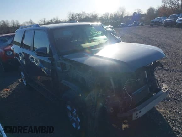 ✅ 2018 Toyota 4Runner SR5 • VIN: JTEBU5JR2J5493686 • Lot: 43621613. Wystawiony na IAAI z przebiegiem 86 723 mil. Bezpłatny archiwum sprzedaży aukcyjnych z USA i szczegółowy raport historii pojazdu na DreamBid. Zdjęcie 1.