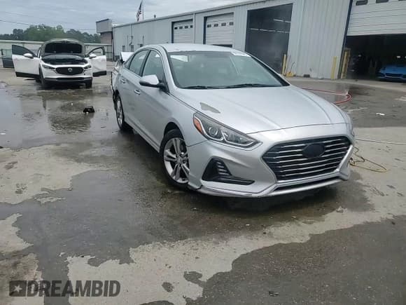 ✅ 2018 Hyundai Sonata Limited • VIN: 5NPE34AF2JH678843 • Лот: 56187945. Опубликован ранее на Copart с пробегом 129 809 миль. Бесплатный доступ к архиву аукционных продаж из США и подробный отчёт об истории автомобиля на DreamBid. Изображение 14.