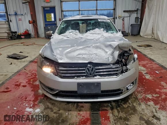 ✅ 2012 Volkswagen Passat SE • VIN: 1VWBP7A38CC104015 • Lot: 94489905. Listed on Copart with 228,885 mi. Free auction sales archive from the USA and detailed vehicle history report at DreamBid. Image 5.