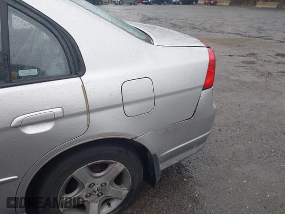 ✅ 2005 Honda Civic EX • VIN: 2HGES25845H572736 • Lot: 41865158. Wystawiony na IAAI z przebiegiem 196 404 mil. Bezpłatny archiwum sprzedaży aukcyjnych z USA i szczegółowy raport historii pojazdu na DreamBid. Zdjęcie 6.