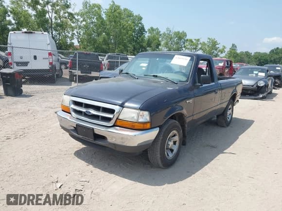 ✅ 2000 Ford Ranger XL • VIN: 1FTYR10C8YTB35584 • Lot: 42833535. Listed on IAAI with 138,384 mi. Free auction sales archive from the USA and detailed vehicle history report at DreamBid. Image 2.