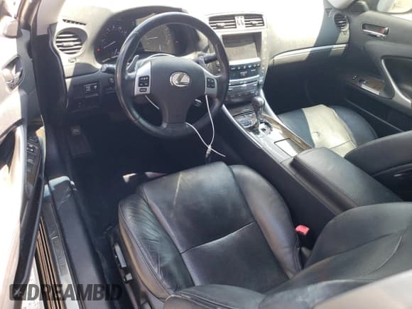 ✅ 2011 Lexus IS 250 C • VIN: JTHFF2C24B2520516 • Lot: 66219945. Wystawiony na Copart z przebiegiem 129 909 mil. Bezpłatny archiwum sprzedaży aukcyjnych z USA i szczegółowy raport historii pojazdu na DreamBid. Zdjęcie 8.