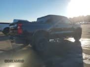 ✅ 2019 Chevrolet Silverado 1500 Custom Trail Boss • VIN: 3GCPYCEF8KG205103 • Lot: 92274205. Wystawiony na Copart z przebiegiem 104 622 mil. Bezpłatny archiwum sprzedaży aukcyjnych z USA i szczegółowy raport historii pojazdu na DreamBid. Zdjęcie 3.