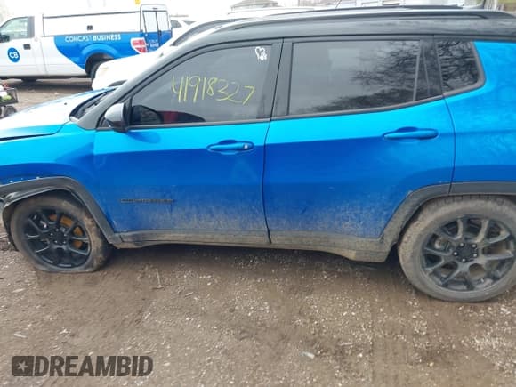 ✅ 2022 Jeep Compass Latitude • VIN: 3C4NJCBB9NT172153 • Lot: 41918327. Listed on IAAI with 95,504 mi. Free auction sales archive from the USA and detailed vehicle history report at DreamBid. Image 14.