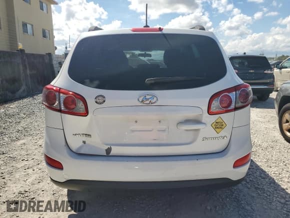 ✅ 2011 Hyundai Santa Fe GLS • VIN: 5XYZG3AB4BG069372 • Lot: 72631194. Listed on Copart with 237,149 mi. Free auction sales archive from the USA and detailed vehicle history report at DreamBid. Image 6.