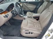 ✅ 2008 Volkswagen Passat 2.0T • VIN: WVWEK73C38P040350 • Lot: 96008595. Wystawiony na Copart z przebiegiem 109 187 mil. Bezpłatny archiwum sprzedaży aukcyjnych z USA i szczegółowy raport historii pojazdu na DreamBid. Zdjęcie 7.