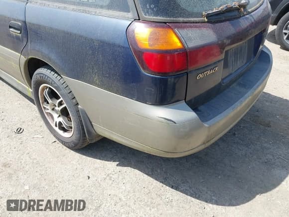 ✅ 2002 Subaru Legacy Outback • VIN: 4S3BH665726653481 • Lot: 42140537. Wystawiony na IAAI z przebiegiem 320 402 mil. Bezpłatny archiwum sprzedaży aukcyjnych z USA i szczegółowy raport historii pojazdu na DreamBid. Zdjęcie 6.