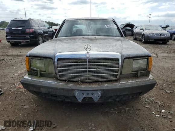 ✅ 1991 Mercedes-Benz 420 SEL • VIN: WDBCA35E6MA607440 • Lot: 69880345. Wystawiony na Copart z przebiegiem 149 039 mil. Bezpłatny archiwum sprzedaży aukcyjnych z USA i szczegółowy raport historii pojazdu na DreamBid. Zdjęcie 5.