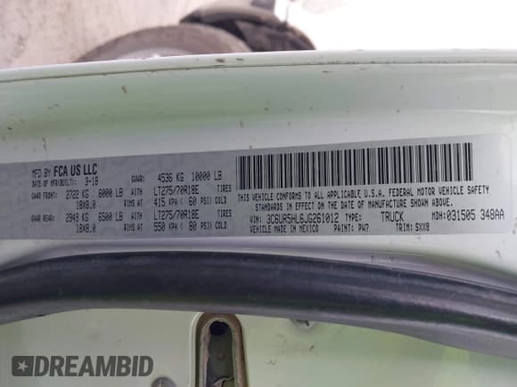 ✅ 2018 Ram 2500 Tradesman • VIN: 3C6UR5HL6JG261012 • Lot: 43283470. Wystawiony na IAAI z przebiegiem 141 981 mil. Bezpłatny archiwum sprzedaży aukcyjnych z USA i szczegółowy raport historii pojazdu na DreamBid. Zdjęcie 9.