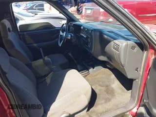 ✅ 1997 Chevrolet S-10 LS • VIN: 1GCCS1446V8178692 • Лот: 41870912. Опубликован ранее на IAAI с пробегом 177 846 миль. Бесплатный доступ к архиву аукционных продаж из США и подробный отчёт об истории автомобиля на DreamBid. Изображение 5.