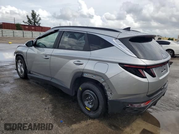 ✅ 2022 Hyundai Tucson SEL • VIN: 5NMJB3AE4NH069386 • Lot: 61701413. Wystawiony na Copart z przebiegiem 6 134 mil. Bezpłatny archiwum sprzedaży aukcyjnych z USA i szczegółowy raport historii pojazdu na DreamBid. Zdjęcie 2.