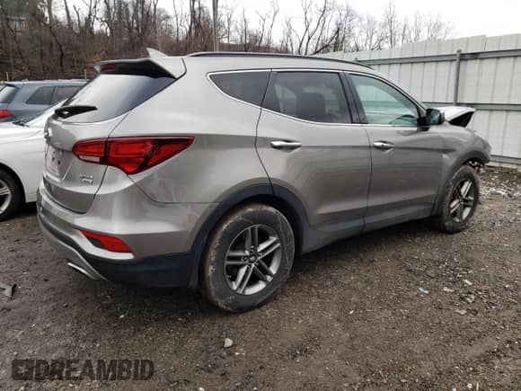 ✅ 2017 Hyundai Santa Fe 2.4L • VIN: 5NMZUDLB1HH002383 • Lot: 39117593. Wystawiony na Copart z przebiegiem Nie podano mil. Skorzystaj z bezpłatnego archiwum sprzedaży aukcyjnych z USA i zobacz szczegółowy raport historii pojazdu na DreamBid. Zdjęcie 3.