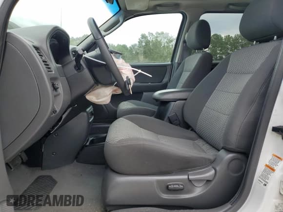 ✅ 2004 Ford Escape XLT • VIN: 1FMCU93124DA15295 • Lot: 72222414. Listed on Copart with 77,496 mi. Free auction sales archive from the USA and detailed vehicle history report at DreamBid. Image 7.