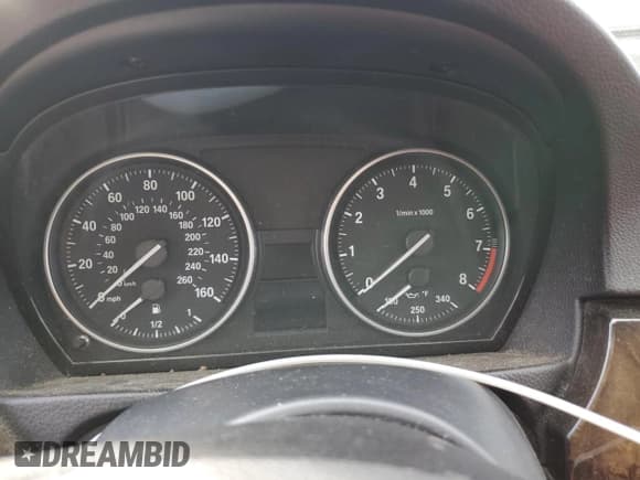 ✅ 2010 BMW 3 Series 328i xDrive • VIN: WBAWC3C58AP470860 • Лот: 74222844. Опубликован ранее на Copart с пробегом Не указан. Бесплатный доступ к архиву аукционных продаж из США и подробный отчёт об истории автомобиля на DreamBid. Изображение 9.