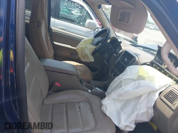 ✅ 2005 Ford Explorer XLT • VIN: 1FMZU63K85UB39302 • Lot: 42480621. Listed on IAAI with 171,064 mi. Free auction sales archive from the USA and detailed vehicle history report at DreamBid. Image 5.