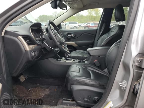 ✅ 2018 Jeep Cherokee Limited • VIN: 1C4PJMDX2JD560459 • Lot: 55322465. Wystawiony na Copart z przebiegiem 71 553 mil. Bezpłatny archiwum sprzedaży aukcyjnych z USA i szczegółowy raport historii pojazdu na DreamBid. Zdjęcie 7.