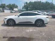 ✅ 2023 Toyota Crown XLE • VIN: JTDAAAAF0P3012152 • Lot: 42841482. Wystawiony na IAAI z przebiegiem 22 060 mil. Bezpłatny archiwum sprzedaży aukcyjnych z USA i szczegółowy raport historii pojazdu na DreamBid. Zdjęcie 14.