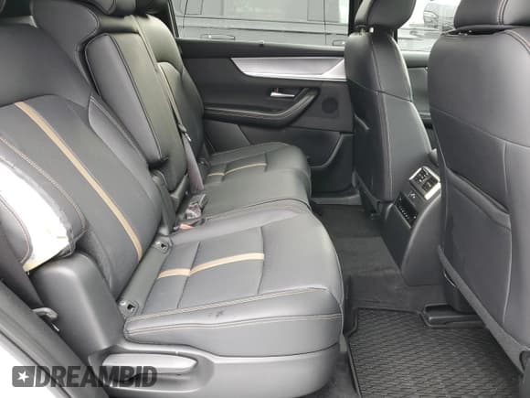 ✅ 2025 Mazda CX-70 S Premium • VIN: JM3KJDHC5S1104130 • Lot: 44731765. Wystawiony na Copart z przebiegiem 6 330 mil. Bezpłatny archiwum sprzedaży aukcyjnych z USA i szczegółowy raport historii pojazdu na DreamBid. Zdjęcie 11.