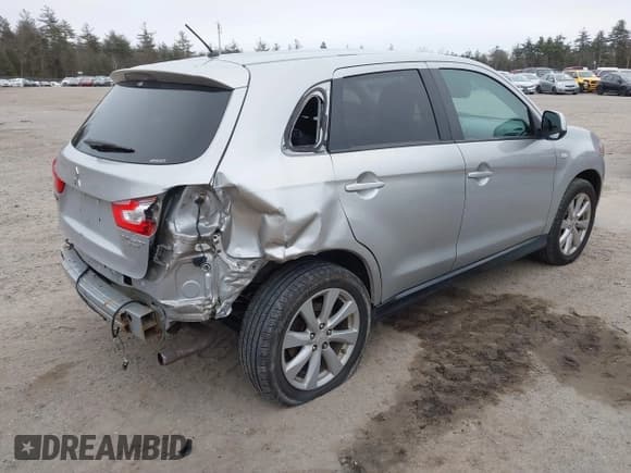 ✅ 2015 Mitsubishi Outlander ES • VIN: 4A4AR3AU8FE058729 • Лот: 41214169. Опубликован ранее на IAAI с пробегом 139 426 миль. Бесплатный доступ к архиву аукционных продаж из США и подробный отчёт об истории автомобиля на DreamBid. Изображение 4.