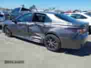 2021 Toyota Camry Hybrid SE z VIN 4T1G31AK6MU551359, wystawiony jako IAAI lot #42995923 z przebiegiem 54 373 mil mil oraz . Historia ofert i sprzedaży dostępna na DreamBid. Obrazek 3.