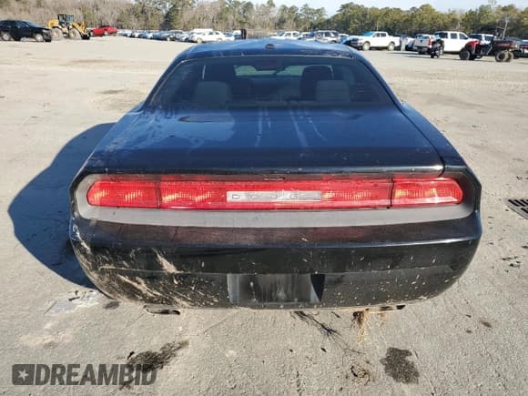 ✅ 2014 Dodge Challenger SXT • VIN: 2C3CDYAGXEH196080 • Lot: 43197325. Wystawiony na Copart z przebiegiem 143 301 mil. Bezpłatny archiwum sprzedaży aukcyjnych z USA i szczegółowy raport historii pojazdu na DreamBid. Zdjęcie 6.