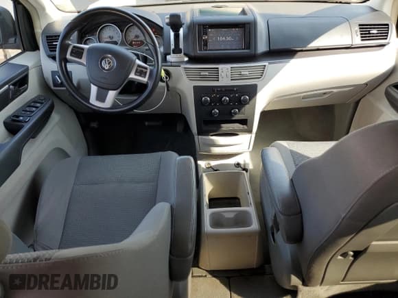 ✅ 2012 Volkswagen Routan S • VIN: 2C4RVAAG4CR390766 • Lot: 44396115. Listed on Copart with 115,182 mi. Free auction sales archive from the USA and detailed vehicle history report at DreamBid. Image 8.