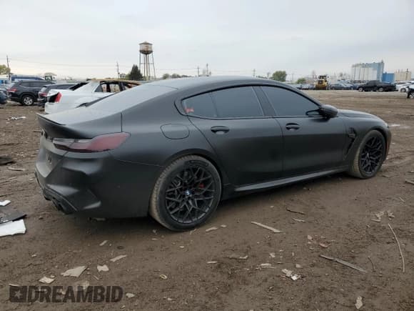 ✅ 2022 BMW M8 Competition • VIN: WBSGV0C02NCJ10025 • Lot: 86637095. Wystawiony na Copart z przebiegiem 37 179 mil. Bezpłatny archiwum sprzedaży aukcyjnych z USA i szczegółowy raport historii pojazdu na DreamBid. Zdjęcie 3.