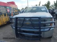 ✅ 2018 Chevrolet Silverado 2500HD Work Truck • VIN: 1GC1CUEG5JF211573 • Лот: 43252193. Опубликован ранее на IAAI с пробегом 220 060 миль. Бесплатный доступ к архиву аукционных продаж из США и подробный отчёт об истории автомобиля на DreamBid. Изображение 12.