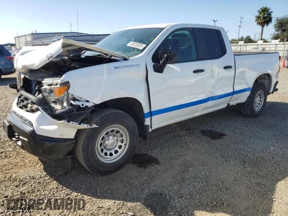 2023 Chevrolet Silverado 1500 Work Truck z VIN 1GCRDAEKXPZ105968, wystawiony jako Copart lot #84625805 z przebiegiem 14 054 mil mil oraz Szkoda całkowita • Salvage title. Historia ofert i sprzedaży dostępna na DreamBid. Obrazek 1.