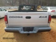 ✅ 2002 Dodge Dakota • VIN: 1B7GG16X72S553563 • Lot: 81061494. Wystawiony na Copart z przebiegiem Nie podano. Bezpłatny archiwum sprzedaży aukcyjnych z USA i szczegółowy raport historii pojazdu na DreamBid. Zdjęcie 6.
