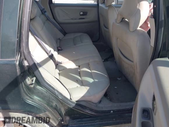 ✅ 1998 Volvo V70 GLT • VIN: YV1LW5675W2420633 • Лот: 42117111. Опубликован ранее на IAAI с пробегом 92 644 миль. Бесплатный доступ к архиву аукционных продаж из США и подробный отчёт об истории автомобиля на DreamBid. Изображение 8.