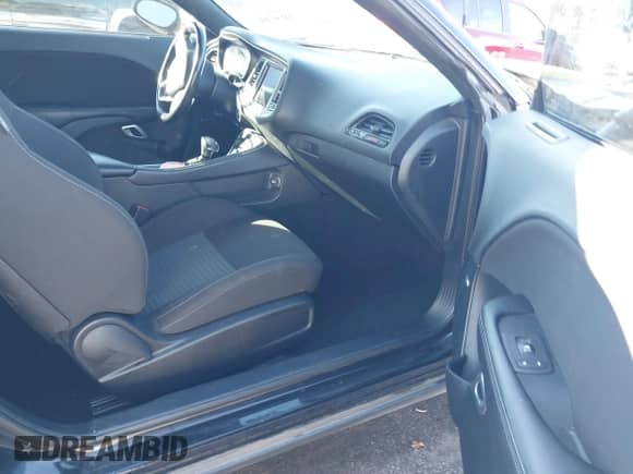 ✅ 2020 Dodge Challenger R/T Scat Pack • VIN: 2C3CDZFJ9LH236091 • Lot: 41156760. Wystawiony na IAAI z przebiegiem 56 941 mil. Bezpłatny archiwum sprzedaży aukcyjnych z USA i szczegółowy raport historii pojazdu na DreamBid. Zdjęcie 5.