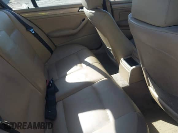 1999 BMW 3 Series 323i с VIN WBAAM333XXCA83588, выставлен на аукционе IAAI как лот 41813684 с пробегом Не указан миль и . История ставок и продаж доступна на DreamBid. Изображение 8.